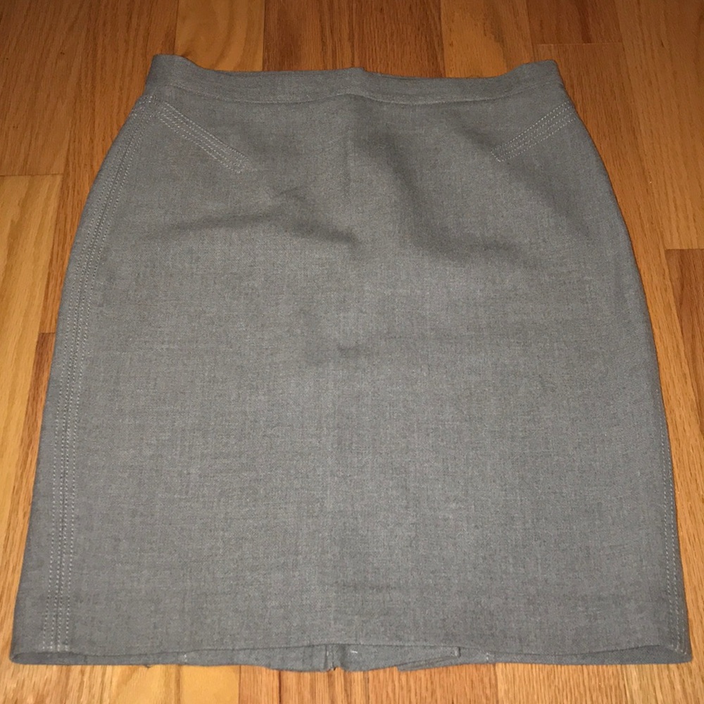 Woman’s Gray skirt